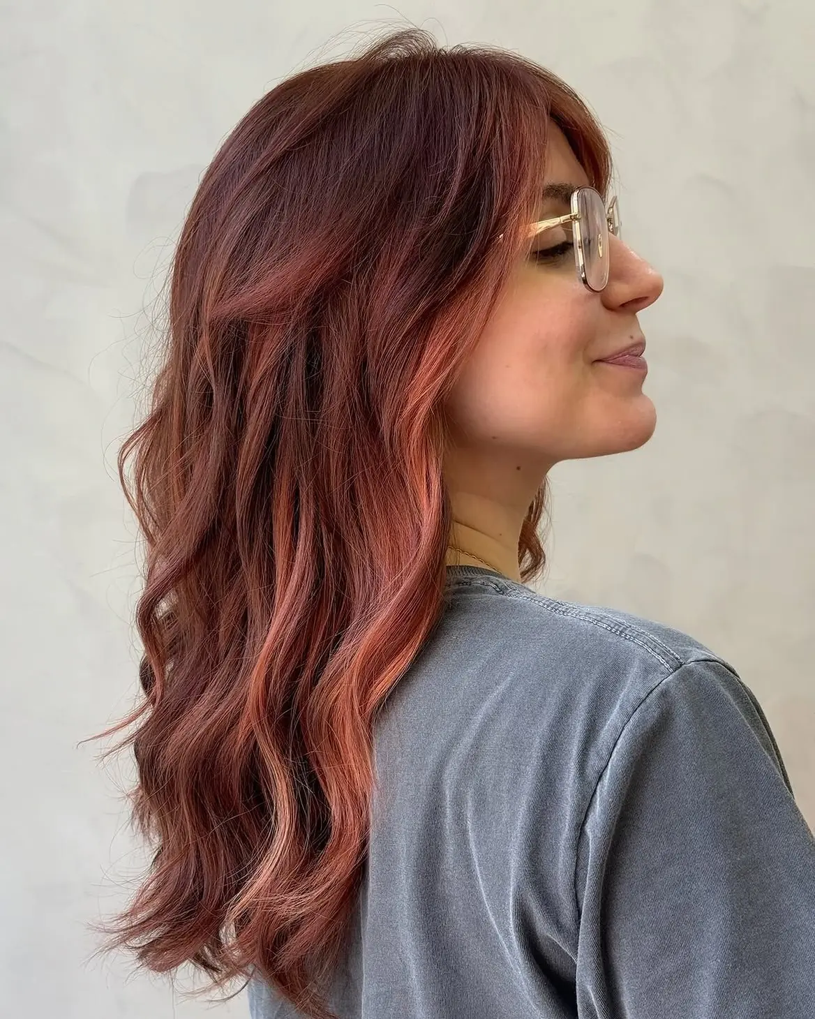 Coloração acobreada em corte bob