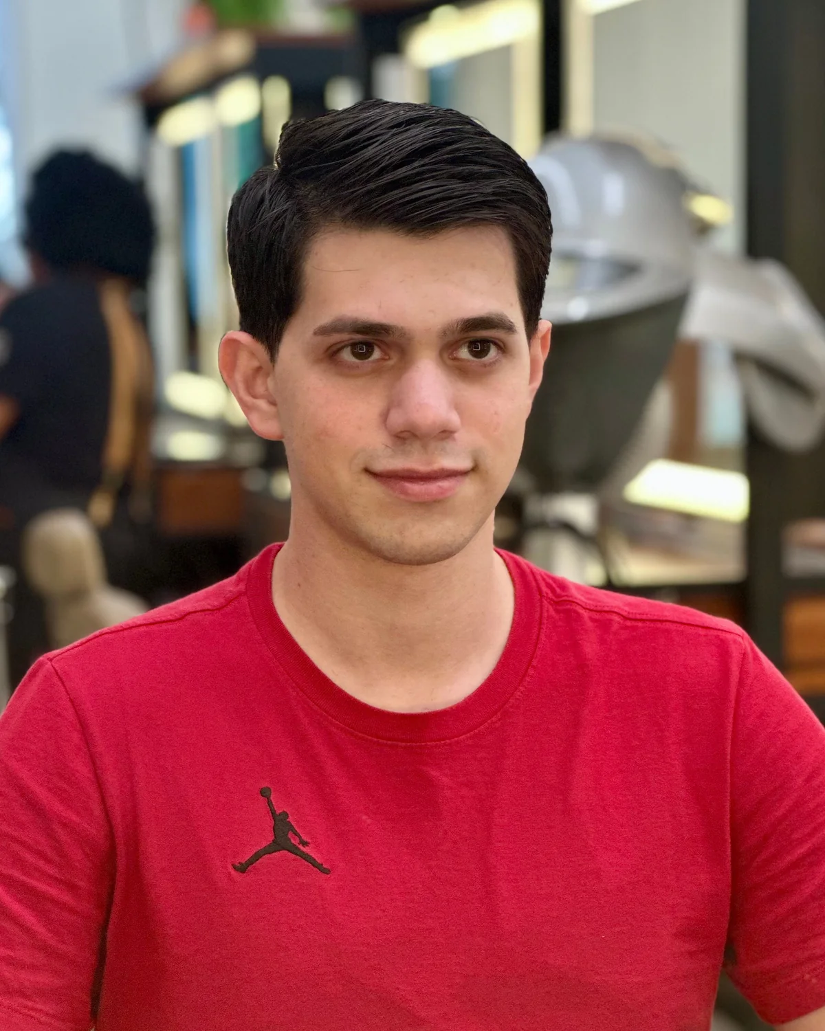 Corte masculino com topo alongado